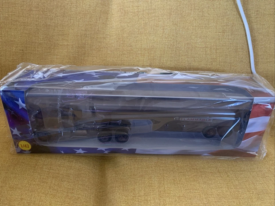 Camion Americani. - Peterbilt 281 The Duel	ancora Sigillato Mai Aperto - Immagine 4 di 4