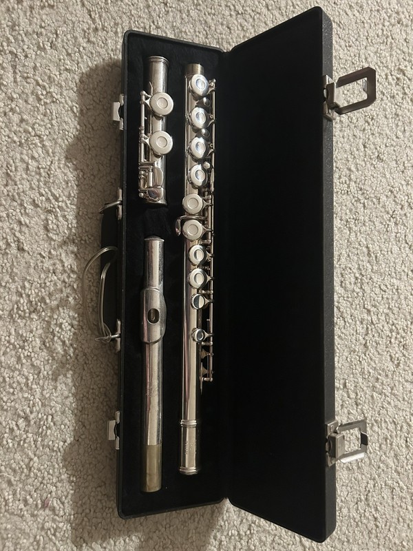 Gemeinhardt 2SP Flute with Case & played in Student Band