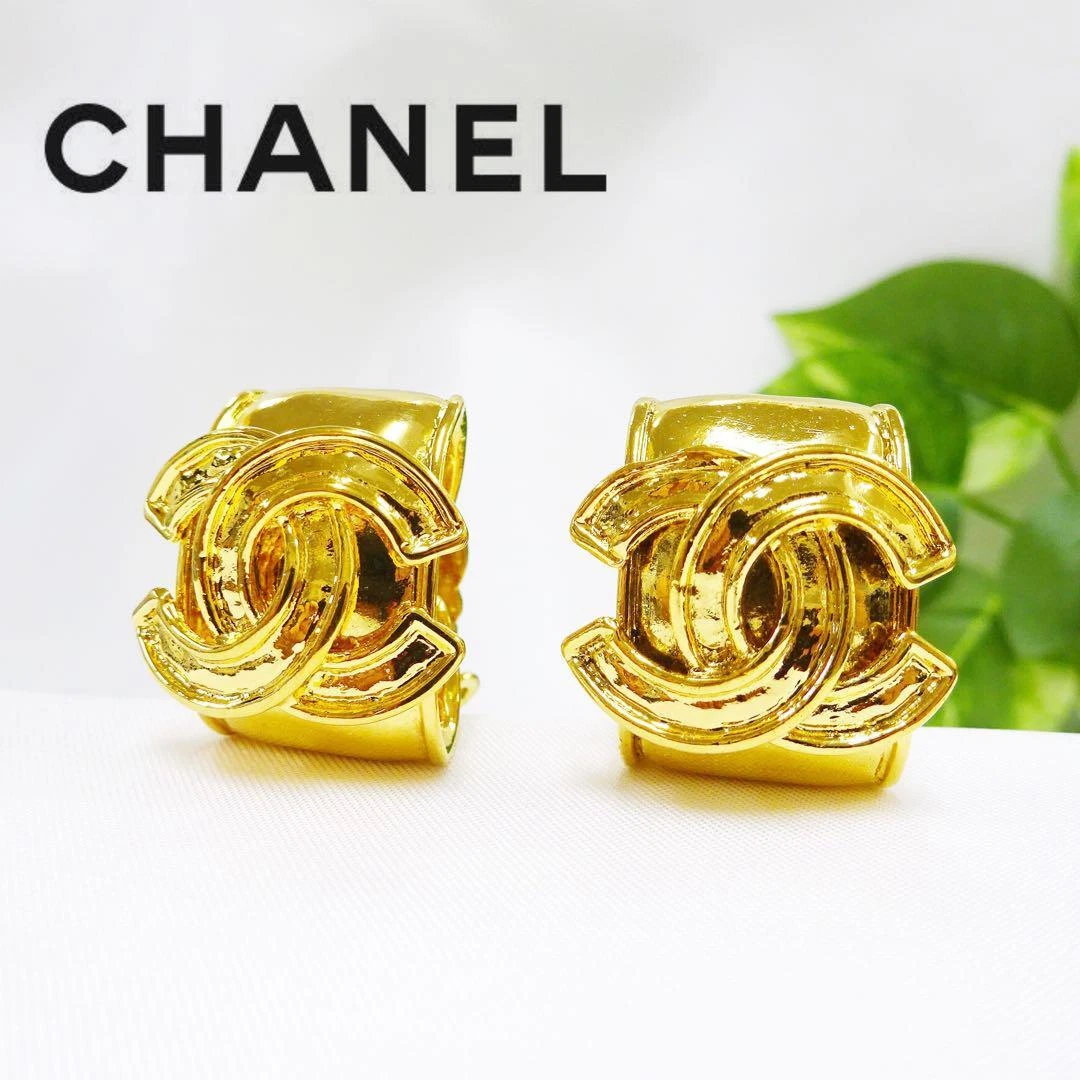 Vintage CHANEL Gold CC Logo Clip-On Earrings Used From Japan