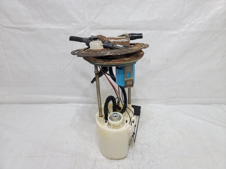 Bomba de combustible del motor Hummer H3 2006-2008 3,7 L OEM 19370178 Foto 4 de 4