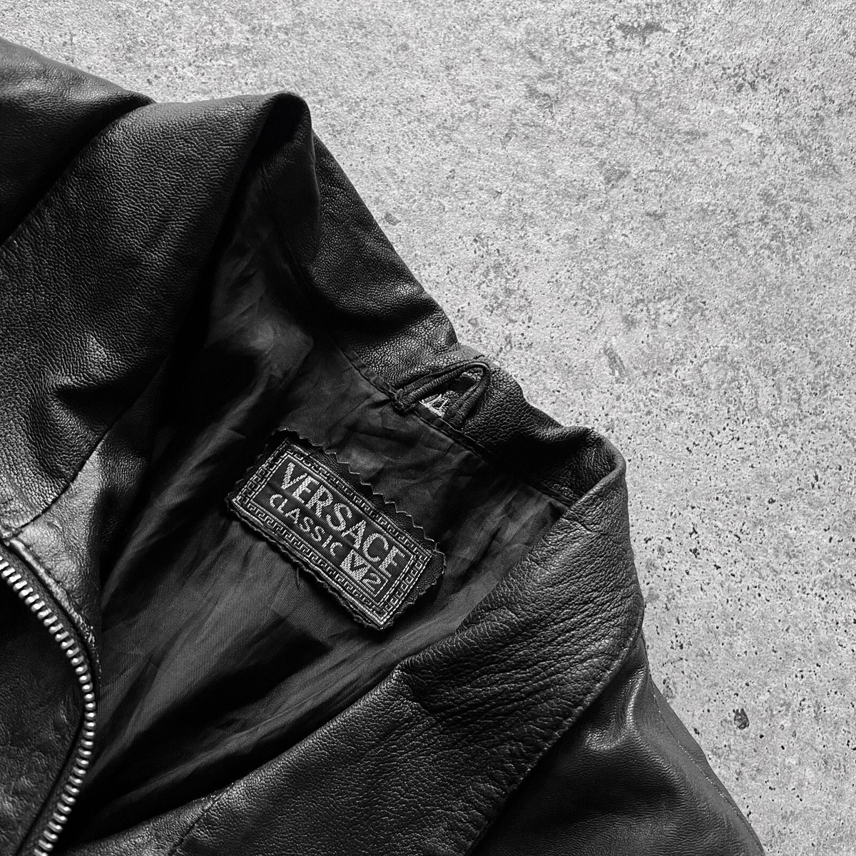 Versace Classic V2 Womens Vintage Black Full Zip Leather Versace Classic V2 Womens Vintage Black Full Zip Leather