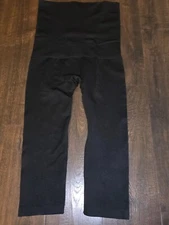 Secret Treasures Control Top High Waist Shaping Capri Leggings M L Level 3 Black
