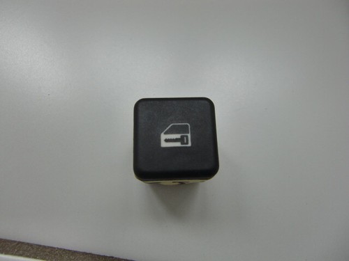 BMW E39 525D Bj 2001 Zentralverriegelung Fensterheber- Schalter- Sperre 8360828