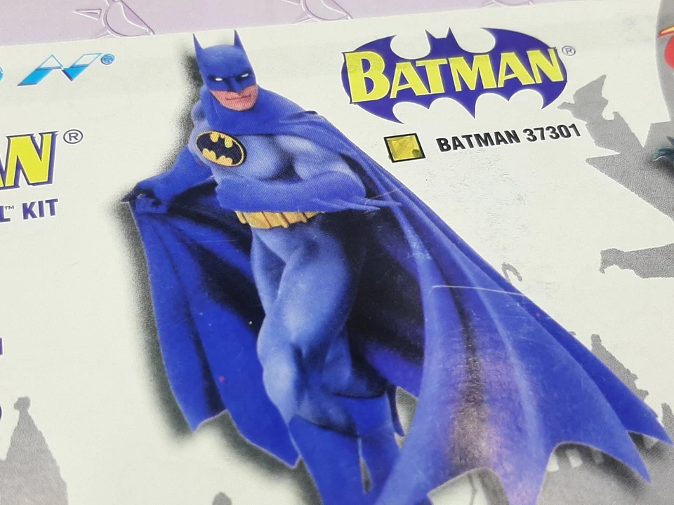 DC BATMAN 37301 HORIZON 1/8 SCALE SOLID MODEL KIT FIGURE SERIES 90s Boxed New - Image 2 of 4