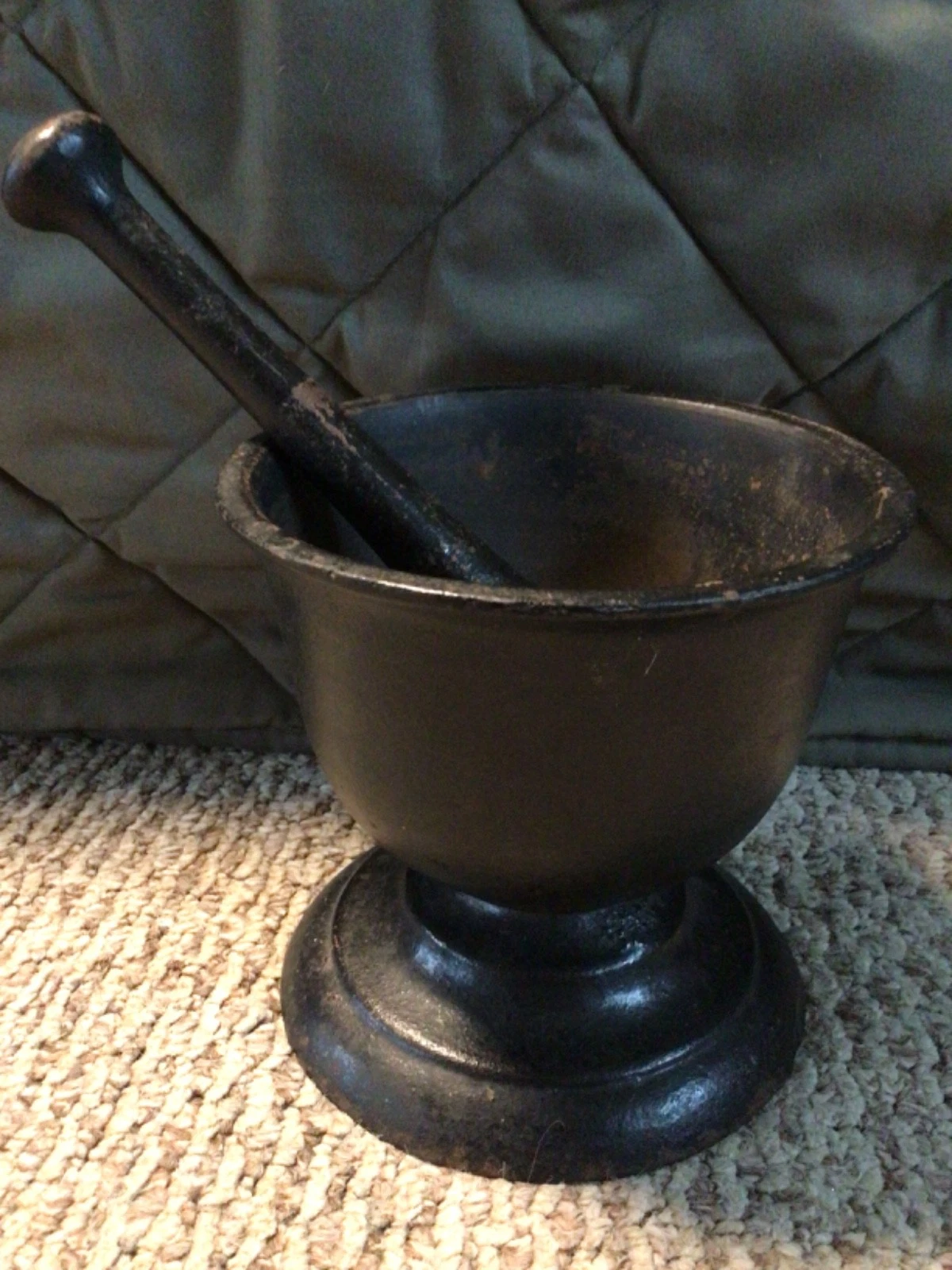 Vintage Cast Iron Mortar & Pestle Apothecary 6 lbs 5.5" Tall x 5.75" Diameter