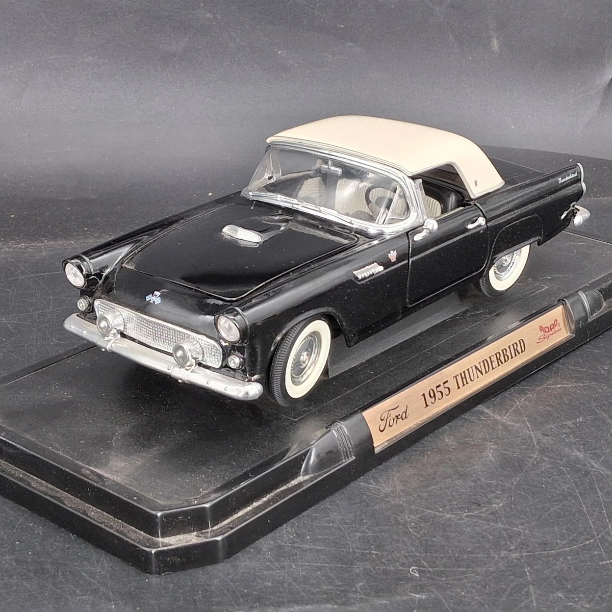 1/18 ロードシグネチャー 1956 フォード サンダーバード Road Signature Ford Thunderbird Ford Contemporary Manufacture