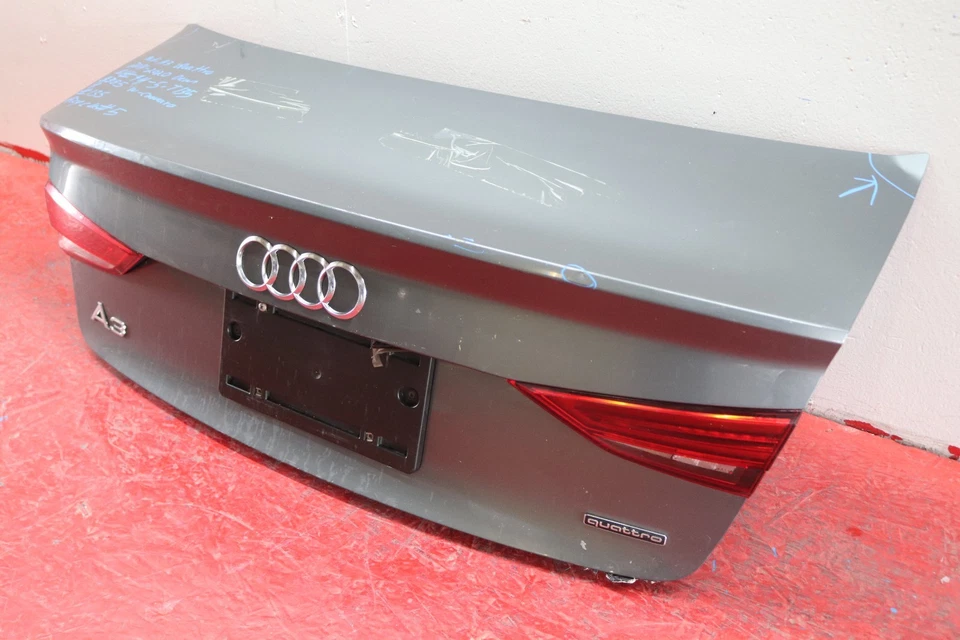 2017 2020 AUDI A3 QUATTRO REAR TRUNK LID OEM WITH CAMERA Foto 4 de 4