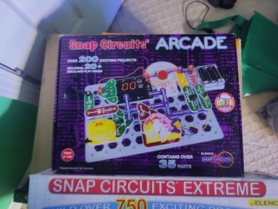 Snap Circuits Arcade Electronics Kit Open Box Complete Unused