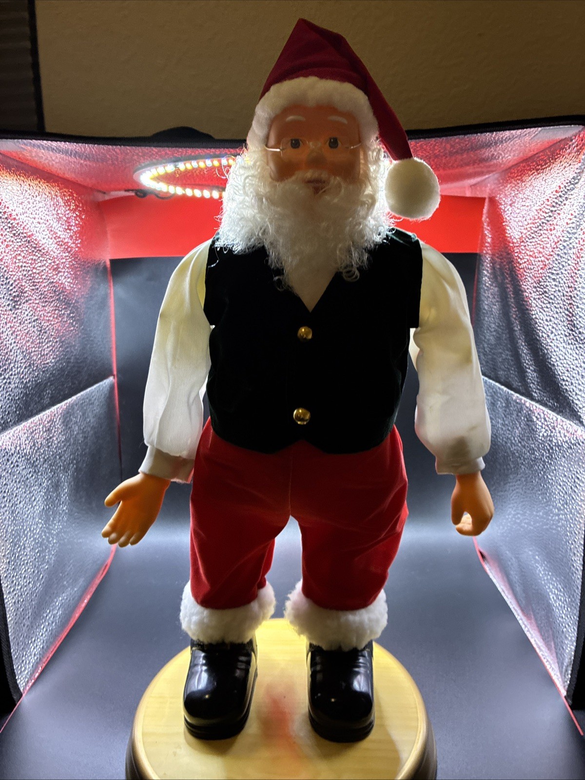 Vtg Gemmy Hip Swinging Santa Singing Santa Claus is Coming to Town Box Animated