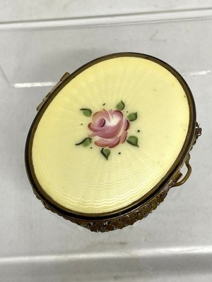 1930s Evans Yellow Cream Guilloche Enamel Gold Tone Mesh Bottom Powder Compact