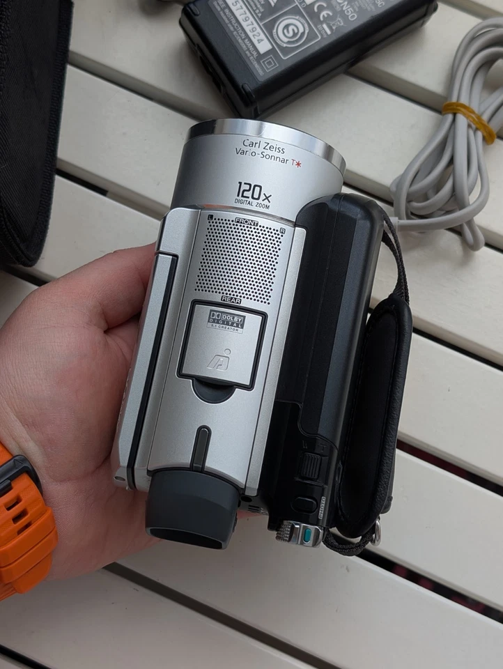 SONY HANDYCAM DCR-SR90E CAMCORDER 30GB HARD DISC DRIVE DIGITAL VIDEO CAMERA HDD - Image 4 of 4