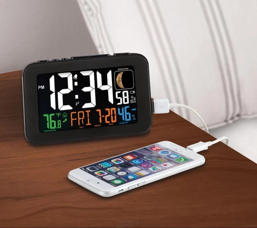 LA CROSSE Smart Phone Charging Atomic Alarm Clock Large LED Display Accurate - Image 2 of 3