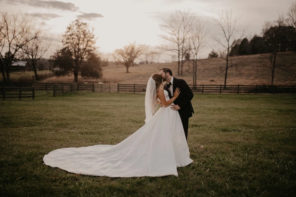 Sleeveless ballgown wedding dress Justin alexander - Image 4 of 4