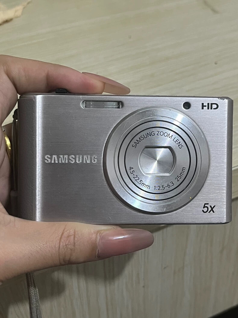 Samsung ST77 5X Optical Zoom 16.1 Megapixels Compact Digital