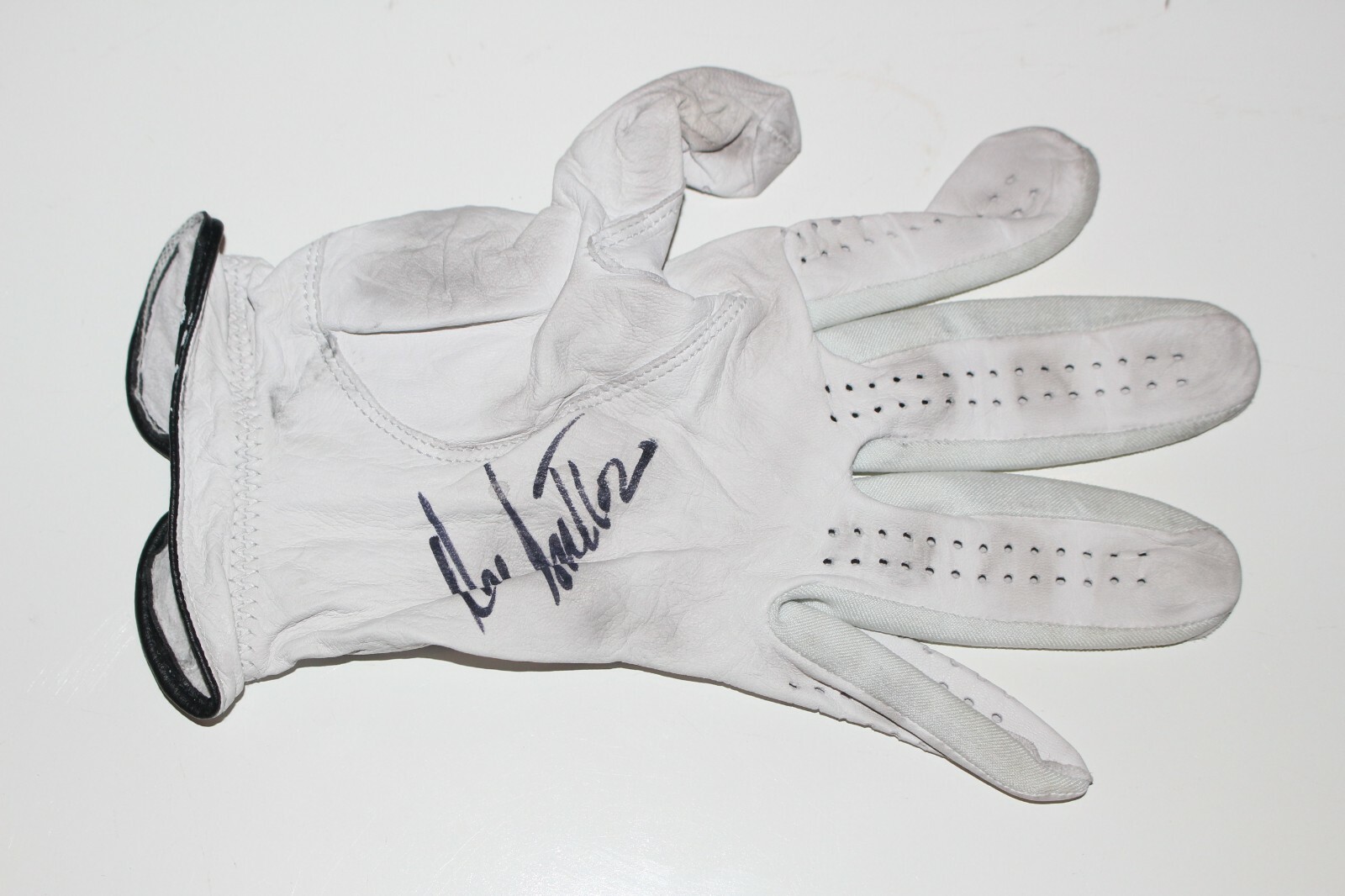 Hal Sutton Autographed Signed USED BEN HOGAN GOLF GLOVE BECKETT AUTHENITCATED COA BAS 