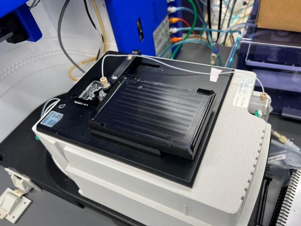BD FACSCelesta Cell Analyzer multicolor flow cytometer w computer ...