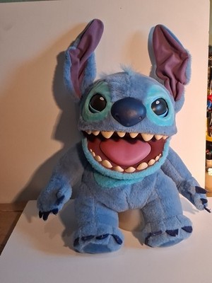 DISNEY LILO & STITCH - REAL FX STITCH INTERAKTIVE HANDPUPPE 40 CM / 2024