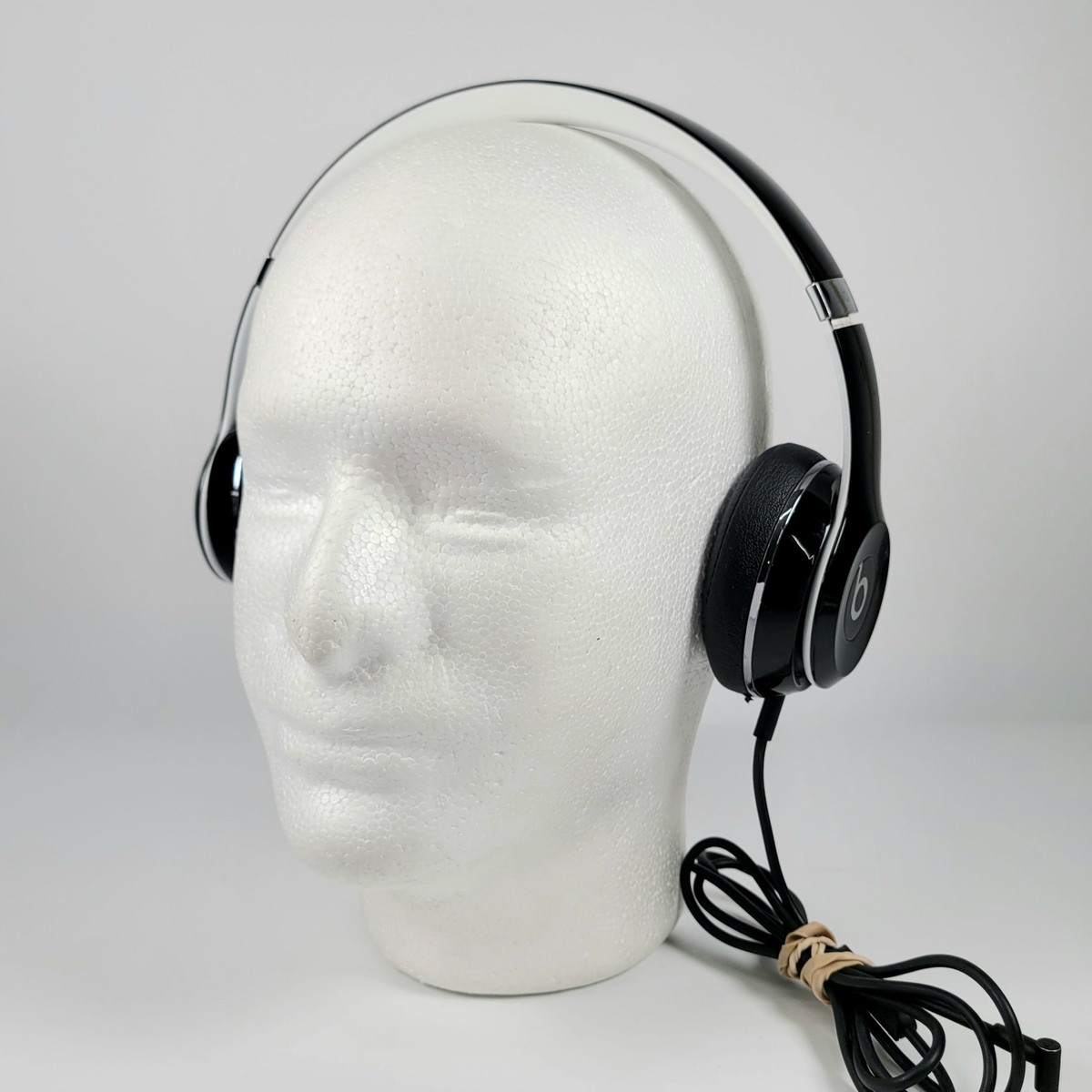 Beats by Dre Solo 2 Wired On-Ear Light Headphones- Model Beats by Dre Solo 2 Wired On-Ear Light Headphones- Model