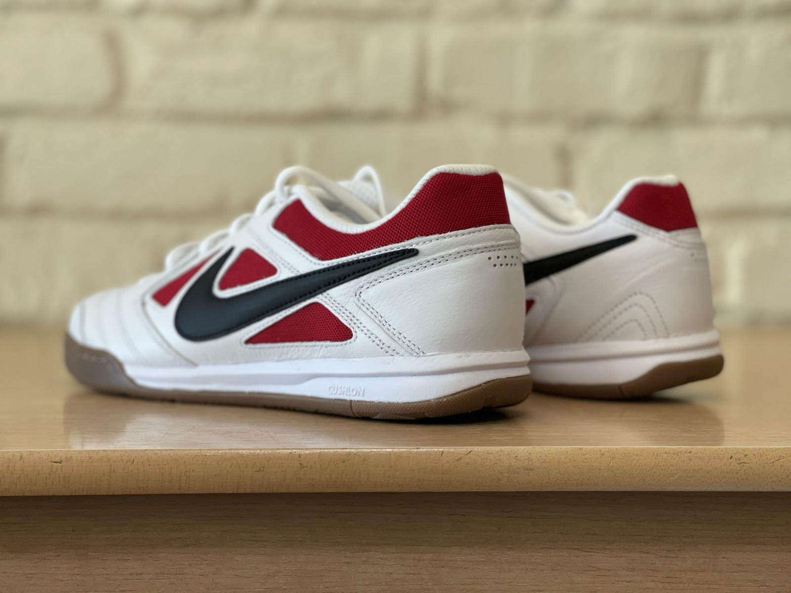 Nike Gato White Gym Red Black Gum Soccer Shoes IB8509-100 Men 8 / Women 9.5 New image 8