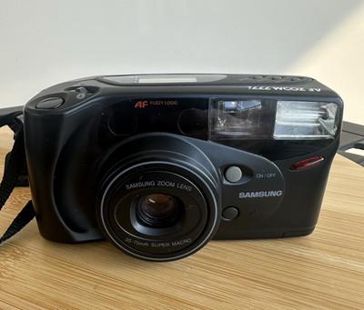 Samsung AF Zoom 777i 35mm Film Point And Shoot Camera Black Untested