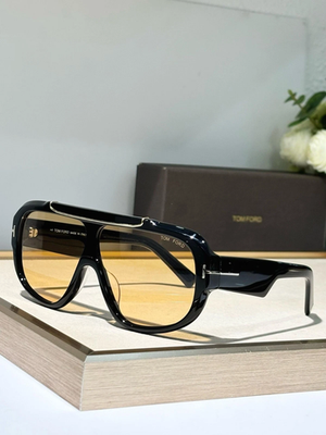 #ad Tom Ford Glossy Black Frame Brown Lens Sunglasses 71 7 120 $175.00