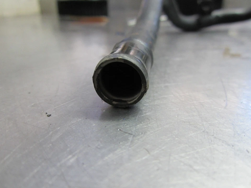 Línea de calefacción de 1998 Subaru Legacy 2,5 Foto 3 de 4