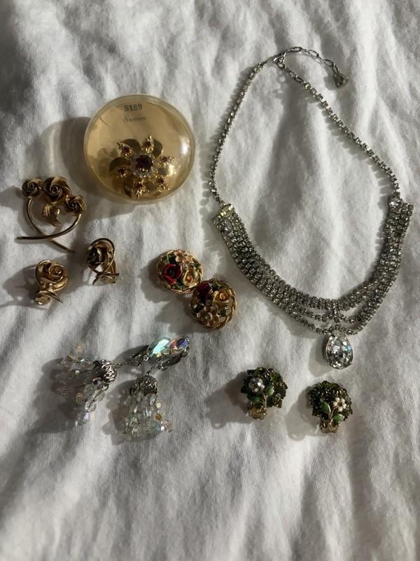 Beautiful Vintage Jewelry Lot-Rhinestone Necklace Clip-On Earrings/Bracelet