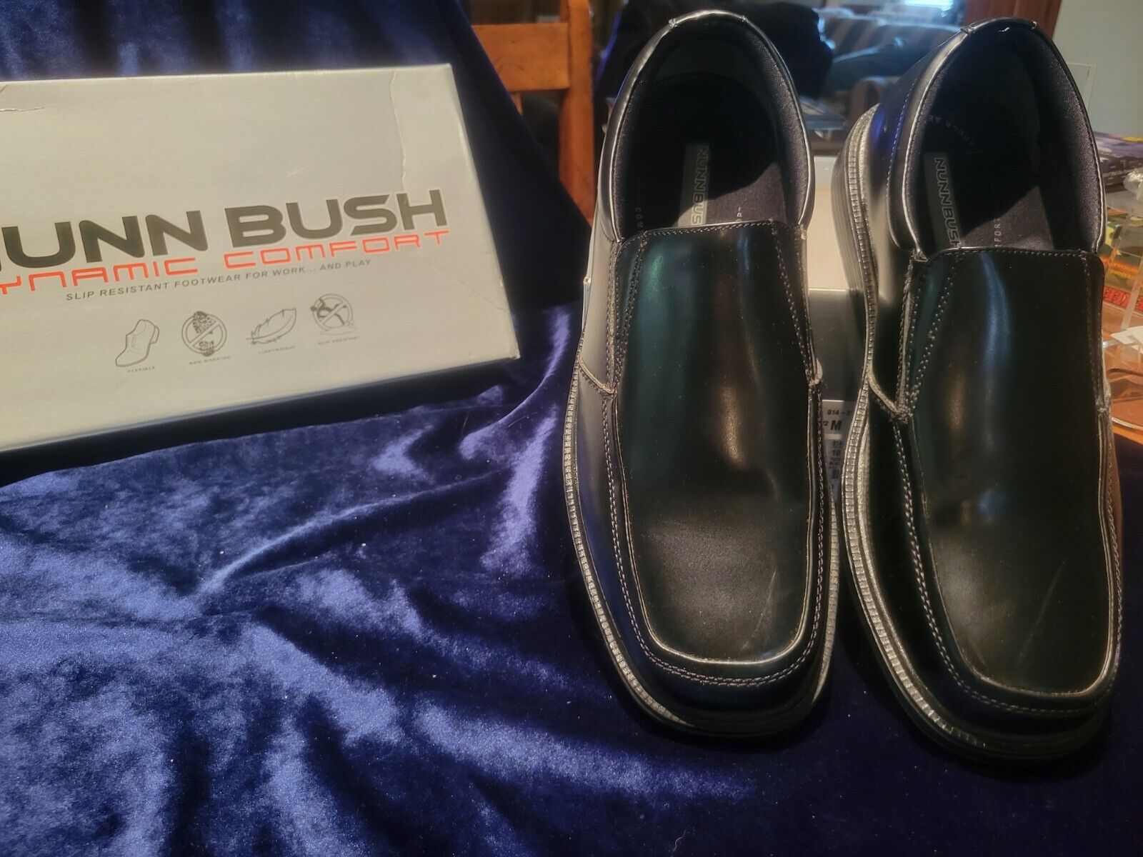 Men's Nunn Bush Dress Shoes. Black. Size 10 1/2 D. Slip-on.