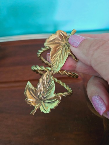 Vintage Brass Napkin Ring Set Of 6, Retro Napkin Rings, Gold Tone - Picture 4 of 7