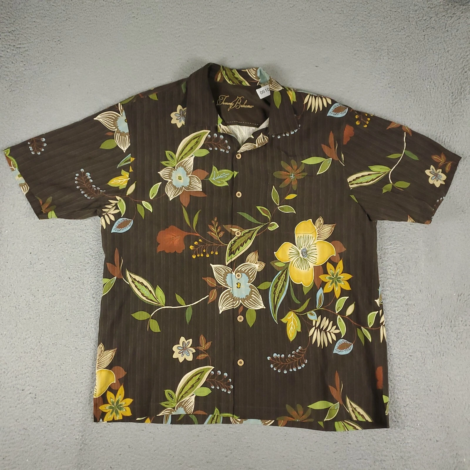 Tommy Bahama Shirt Mens XL Dark Brown Silk Hawaiian Button Up Short Sleeve
Opens in a new window or