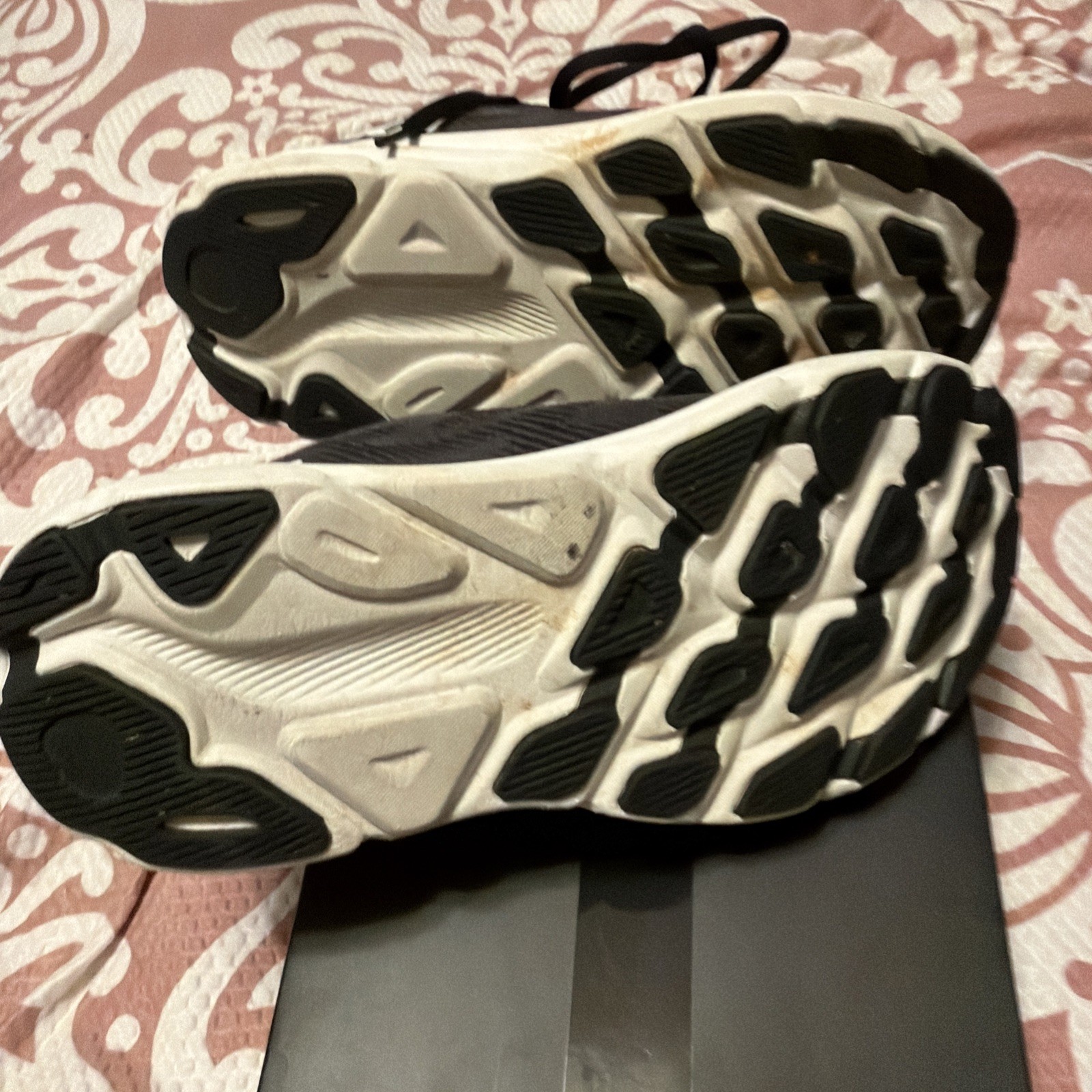 Hoka Women's Clifton  9 Running Shoes - Women's Size 7.5 - Black thumbnail 5