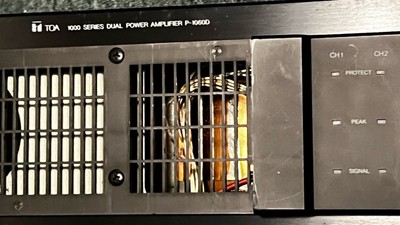 TOA P-1060D Power Amplifier Analog.  Tested Good.