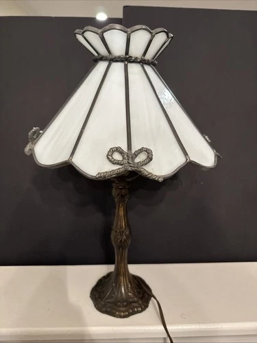 Vintage Tiffany Style Stained Glass Brass Table Lamp With Bows Whimsical 18” T
