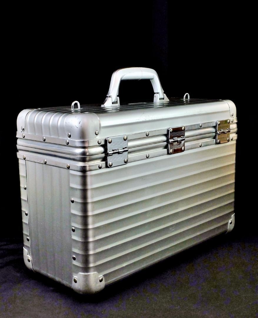 希少 RIMOWA アタッシュケース Lufthansa トパーズ パイロット 希少 RIMOWA アタッシュケース Lufthansa トパーズ パイロット 日本で
