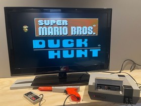 Nintendo NES Action Set Boxed with 10 games all in working order