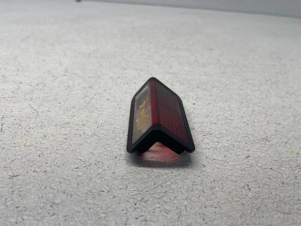 Luz interna tampa do porta-malas 2008 Bmw 750Li - 6962569 - 105k - Imagem 3 de 4