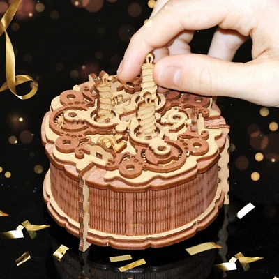 MAGICHOLZ Geschenkebox "Birthday Cake" - iDventure | 7 Teile