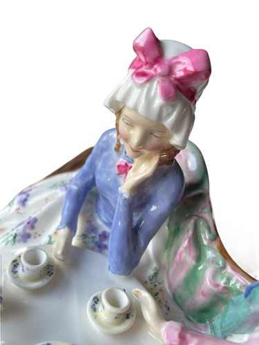 Vintage Retired Royal Doulton “Afternoon Tea" HN 1747 Pretty & Mint Condition - Picture 15 of 24