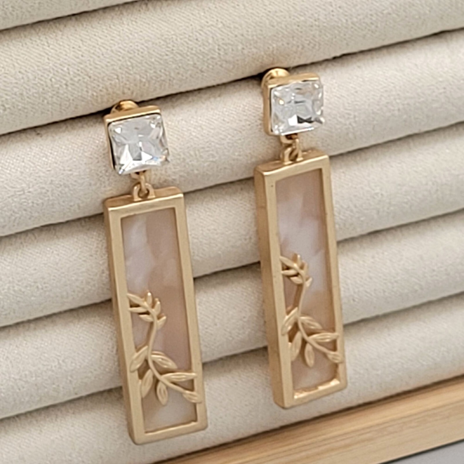 Womens Rectangular Dangle Earrings Lucite White B… - image 2