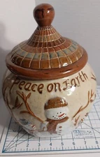Vintage Cracker Barrel Old World Peace on Earth Christmas Holiday Cookie Jar