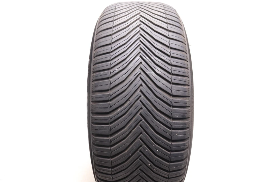 SUV Michelin CrossClimate usado 275/55R19 MO - 111V - 8/32 Foto 2 de 4