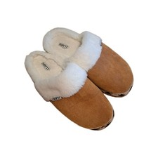 Born Slippers Size Large 9-10