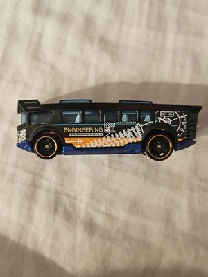 2013 Hot Wheels High School Engineering Bus HW Design Lab 1:64 Diecast Toy Car
