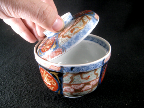 ANTIQUE JAPANESE (c. 1800) LIDDED CERAMIC AKAI IMARI BOWL PHEONIX & WAVES 4" * - Picture 11 of 11