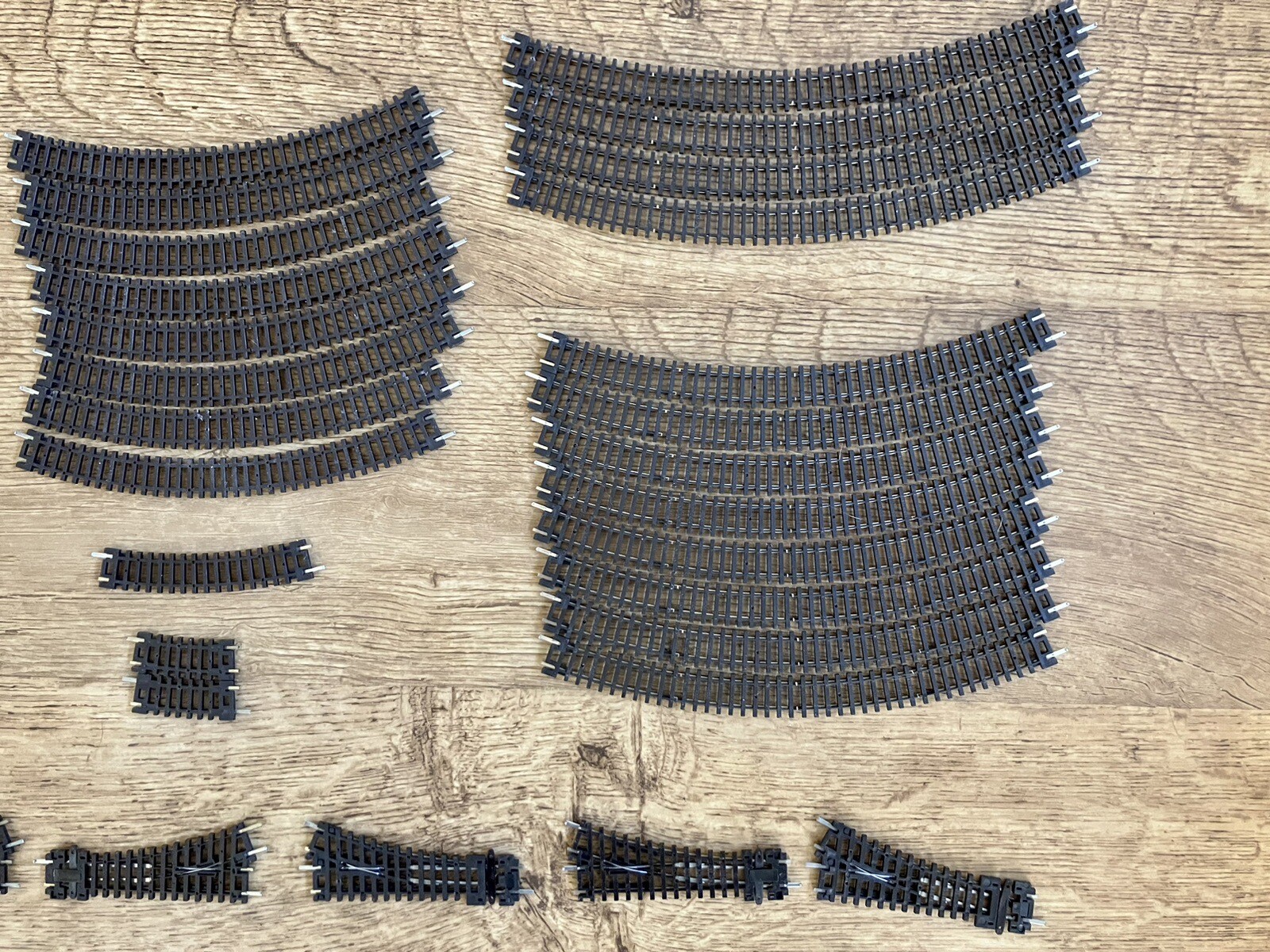 Peco N Gauge Track Set. VCG. R1/R2 Ovals, R3 Branch, Siding, Station