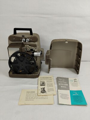 Projecteur de cinéma vintage Bell & Howell 8 mm à chargement automatique n° 256, vers les années 1950, présentation uniquement, objet de collection - Canada
