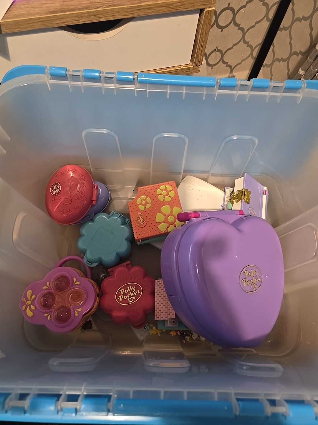 Large Lot Of Polly Pockets Vintage With Figures