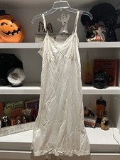 Vintage white Nightgown size 32 short Wa