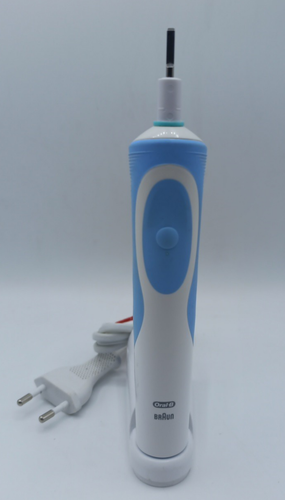 Braun Oral B Vitality Elektrische Zahnbürste  Typ 3709 mit Ladestation - Bild 1 von 4