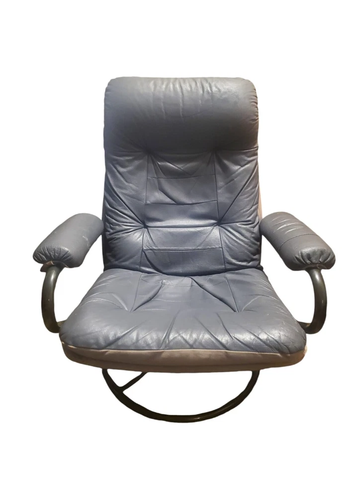 Sillón reclinable giratorio y otomana ChairWorks vintage   Foto 3 de 4